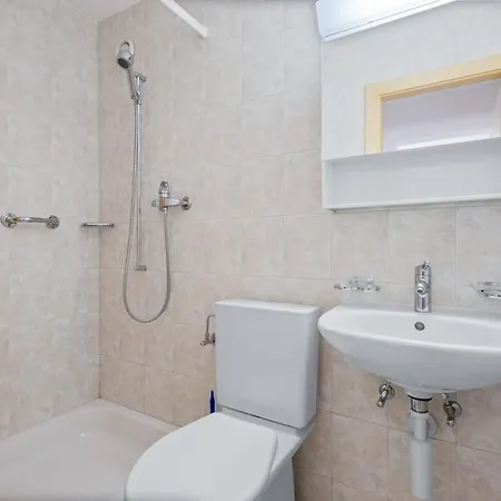 Topaze 103 Pres De La Telecabine A أنزير