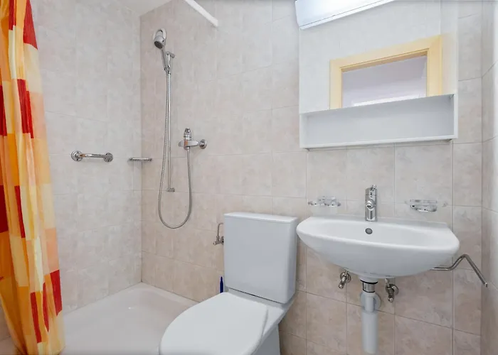 Topaze 103 Pres De La Telecabine A أنزير